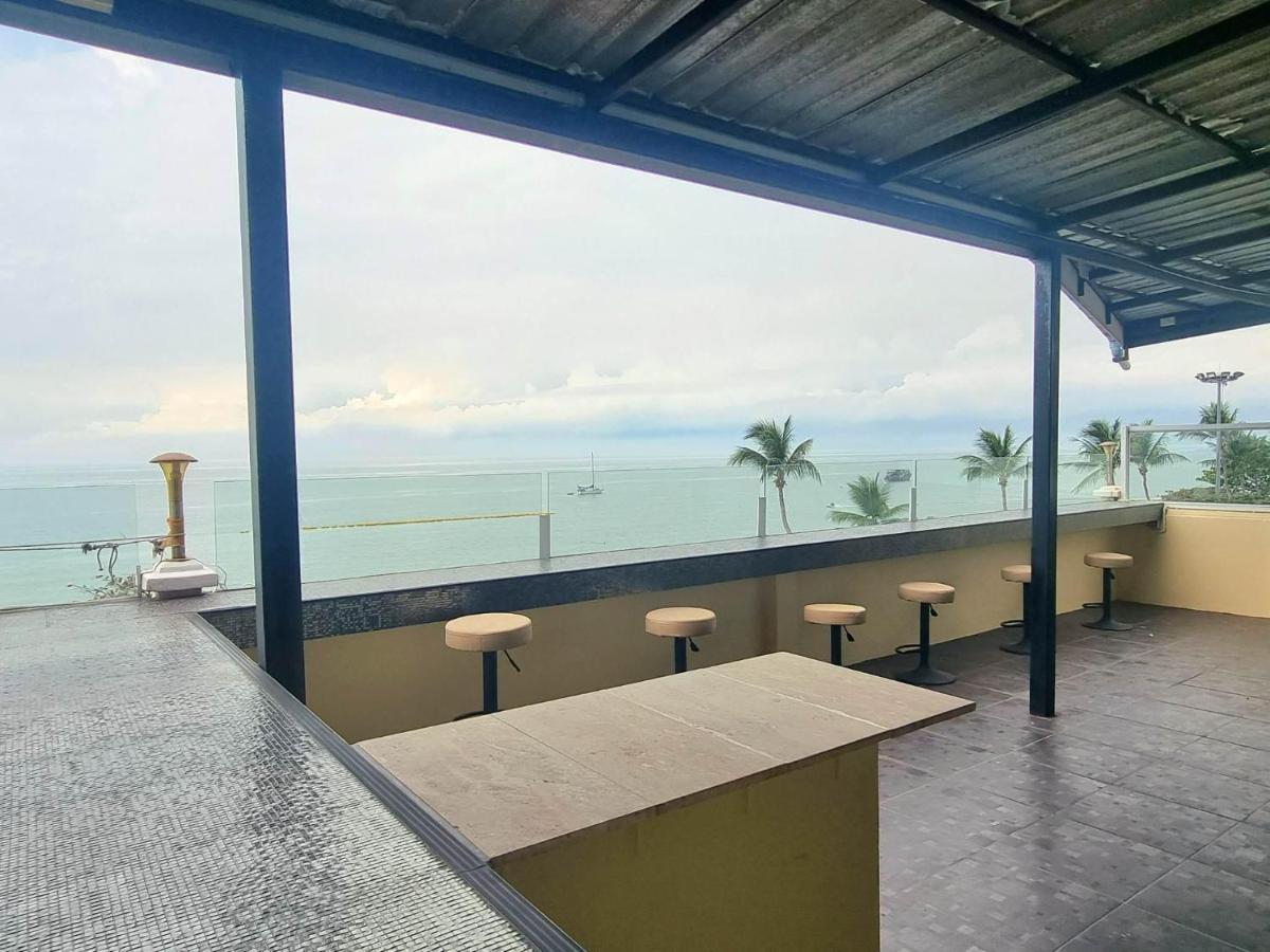 Happy Jomtien - Beachfront Exterior foto